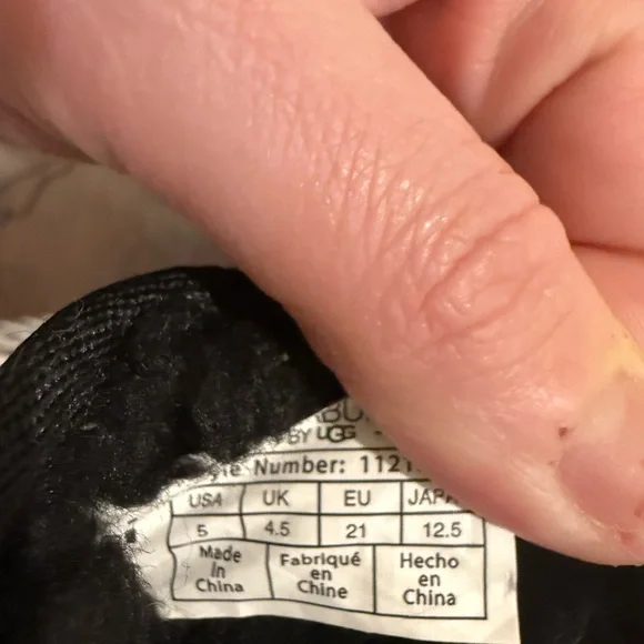 NWOT Koolaburra Toddler Black Short Suede winter Ugg Boots w faux fur lining 5 - Picture 9 of 9